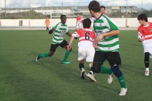 Futebol- Derby entre Pero Pinheiro e Sporting de Lourel termina empatado a uma bola