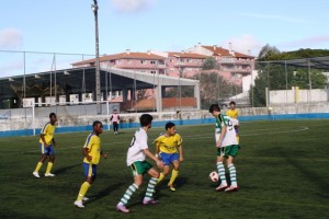 Futebol- Juniores da AFL;  Sporting Lourel vence Sintrense no campo de jogos da Portela