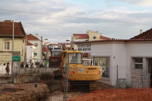 Reinício das obras no largo da Estação de Algueirão- Mem Martins fecha trânsito automóvel