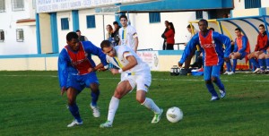 Futebol- Divisão de Honra da AFL; Cacém perde em casa e Lourel regressa ao 1.º lugar Futebol- Divisão de Honra da AFL; Cacém perde em casa e Lourel regressa ao 1.º lugar