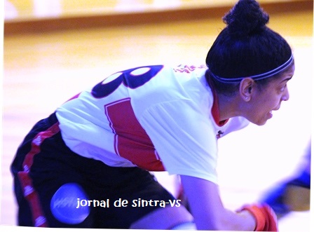 Sara Fernandes bisa em golos na parte final do jogo